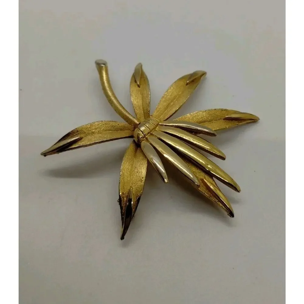 Vintage PIM Signed Flower Brooch - Gold Tone Beautiful Texture